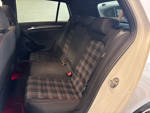 Volkswagen Golf 2.0 TSI GTI Pano|DCC|ACC|LaneAss|Parelmoer
