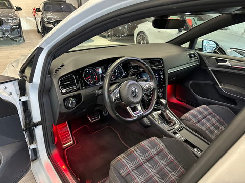Volkswagen Golf 2.0 TSI GTI Pano|DCC|ACC|LaneAss|Parelmoer