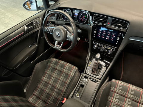 Volkswagen Golf 2.0 TSI GTI Pano|DCC|ACC|LaneAss|Parelmoer