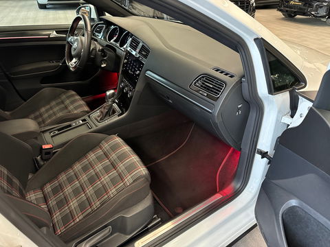 Volkswagen Golf 2.0 TSI GTI Pano|DCC|ACC|LaneAss|Parelmoer
