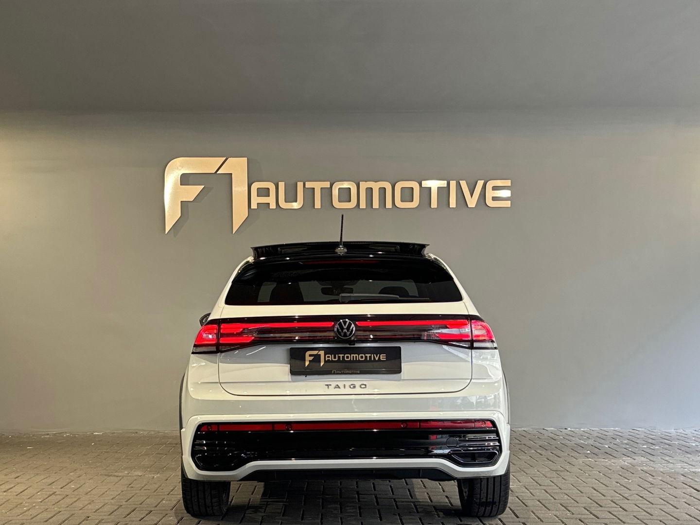 Volkswagen Taigo 1.0 TSI R-Line Pano|IQ|Camera|ACC|Lane Assist