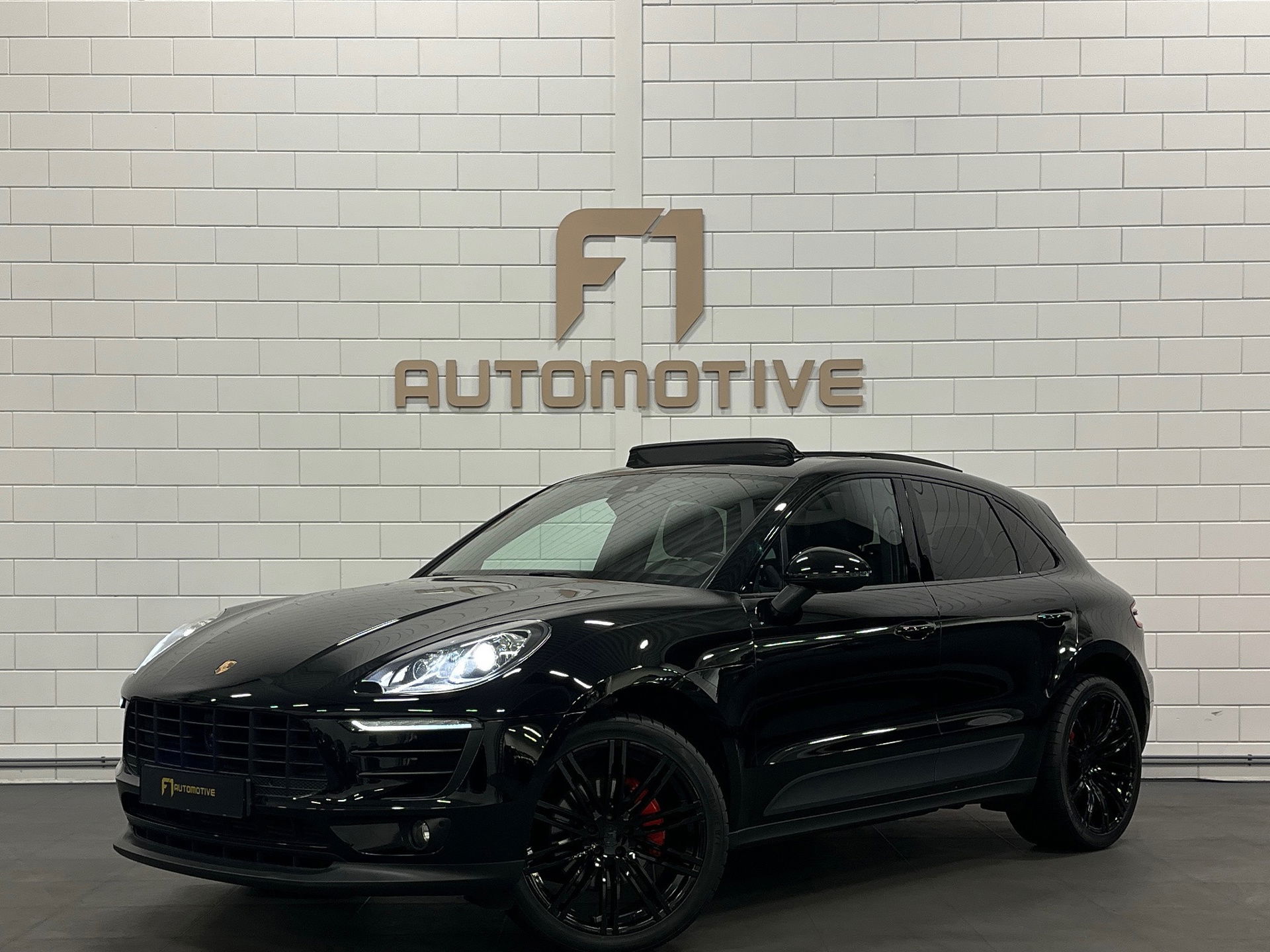 Porsche Macan 2.0 252PK Panorama|ACC|Trekhaak|21”|Alcantara