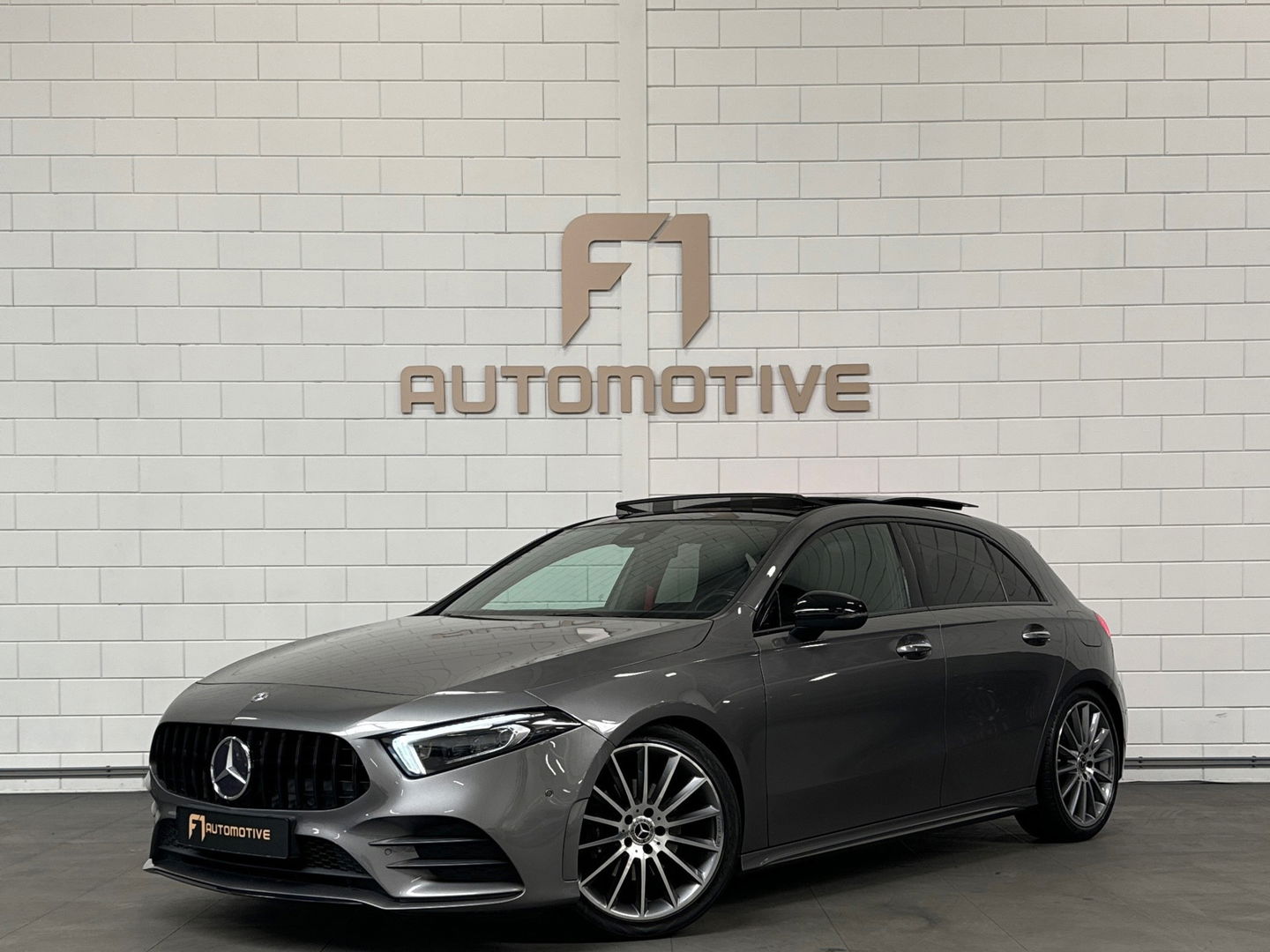 Mercedes-Benz A-Klasse 200 AMG Pano|Memory|Sfeer|Leer|Keyless