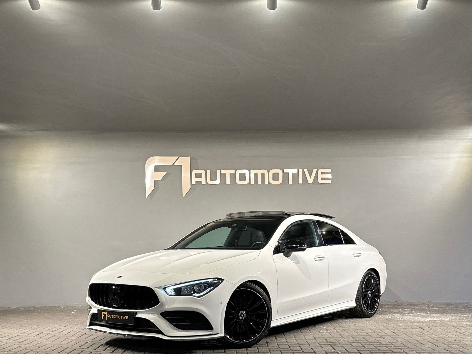 Mercedes-Benz CLA-Klasse 220 4MATIC AMG Pano|Sfeer|Cam|Keyles