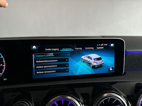 Mercedes-Benz A-Klasse 220 AMG Pano|Memory|Sfeer|Nightpakket