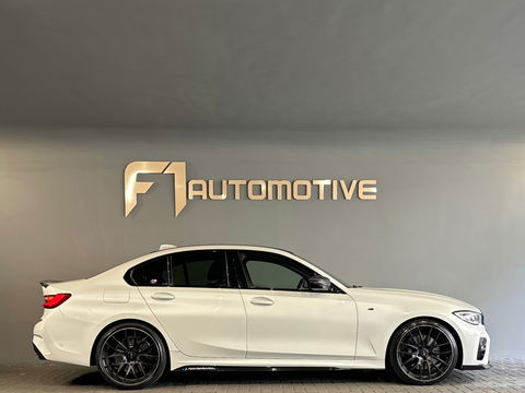 BMW 3-serie 330i High Executive M Sport|HuD|Carbon|Leer|NAP