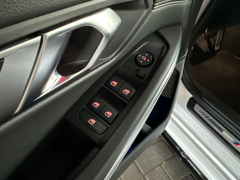 BMW 3-serie 330i High Executive M Sport|HuD|Carbon|Leer|NAP