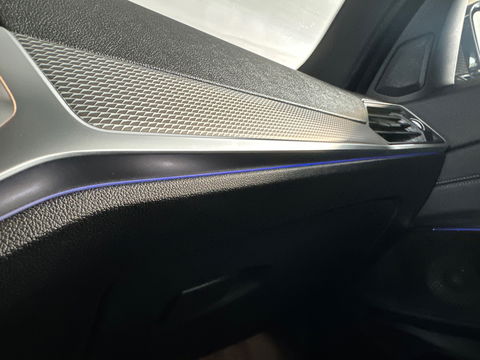 BMW 3-serie 330i High Executive M Sport|HuD|Carbon|Leer|NAP