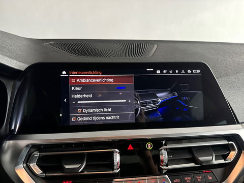 BMW 3-serie 330i High Executive M Sport|HuD|Carbon|Leer|NAP
