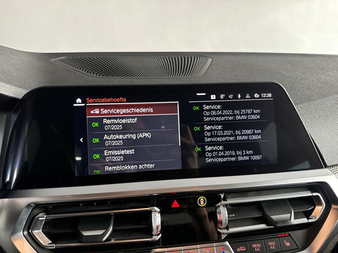 BMW 3-serie 330i High Executive M Sport|HuD|Carbon|Leer|NAP