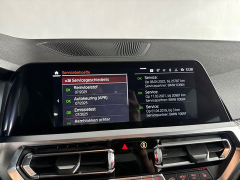 BMW 3-serie 330i High Executive M Sport|HuD|Carbon|Leer|NAP