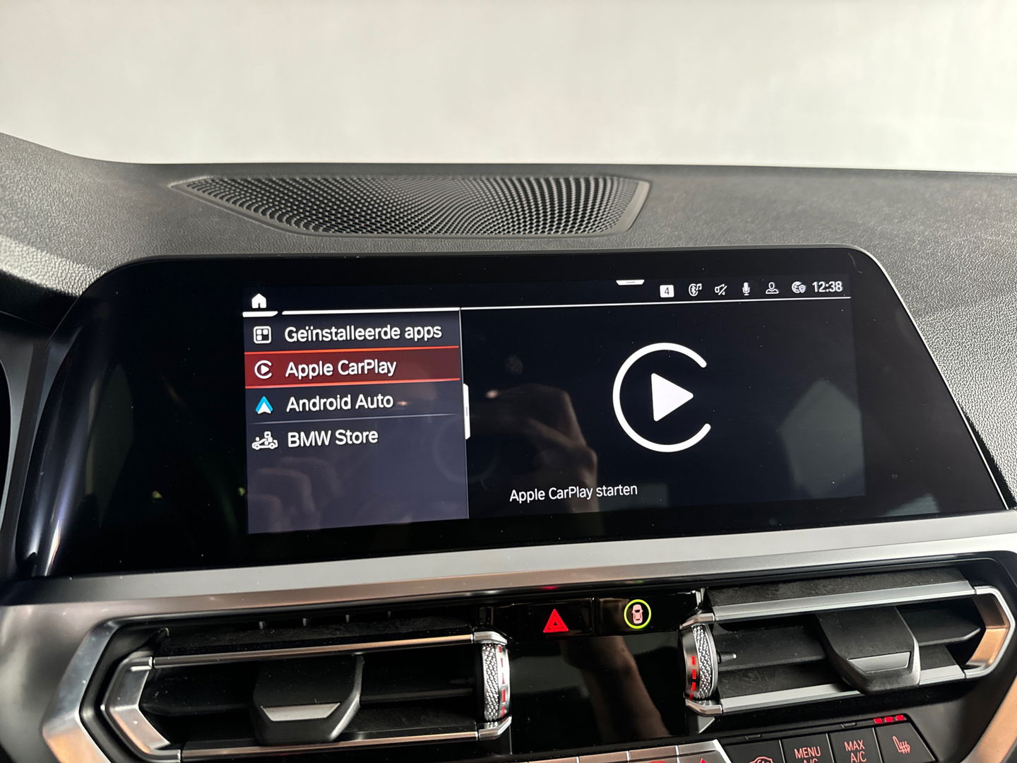 BMW 3-serie 330i High Executive M Sport|HuD|Carbon|Leer|NAP