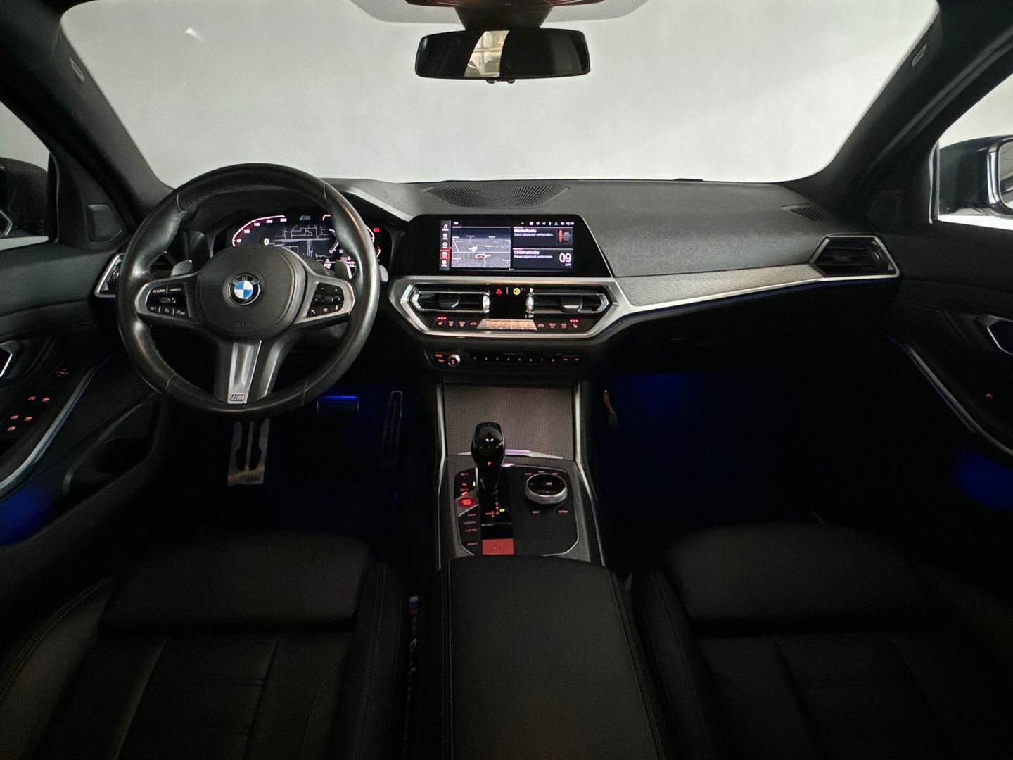 BMW 3-serie 330i High Executive M Sport|HuD|Carbon|Leer|NAP