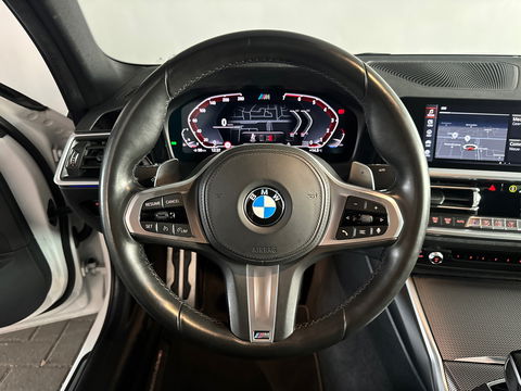 BMW 3-serie 330i High Executive M Sport|HuD|Carbon|Leer|NAP