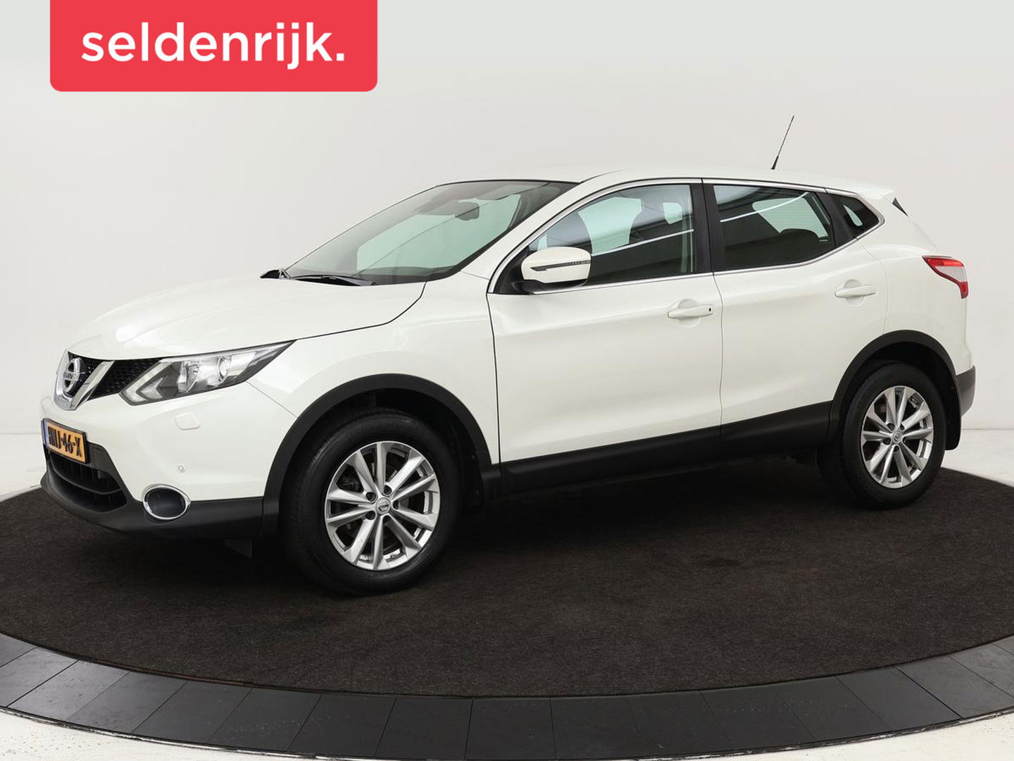 Nissan QASHQAI 1.2 Acenta | Stoelverwarming | Trekhaak | Camera | Navigatie | Climate control | Cruise control | Bluetooth