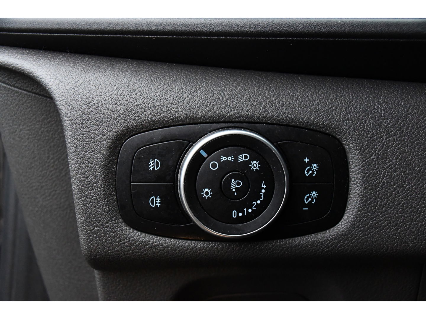 Ford Transit Custom 300 2.0 TDCI L2H1 DC Black Edition Camera, Adaptieve Cruise, 170Pk, Carplay, Automaat, Leder, Multimedia, Sensoren, 2 x Schuifdeur, UNIEK!