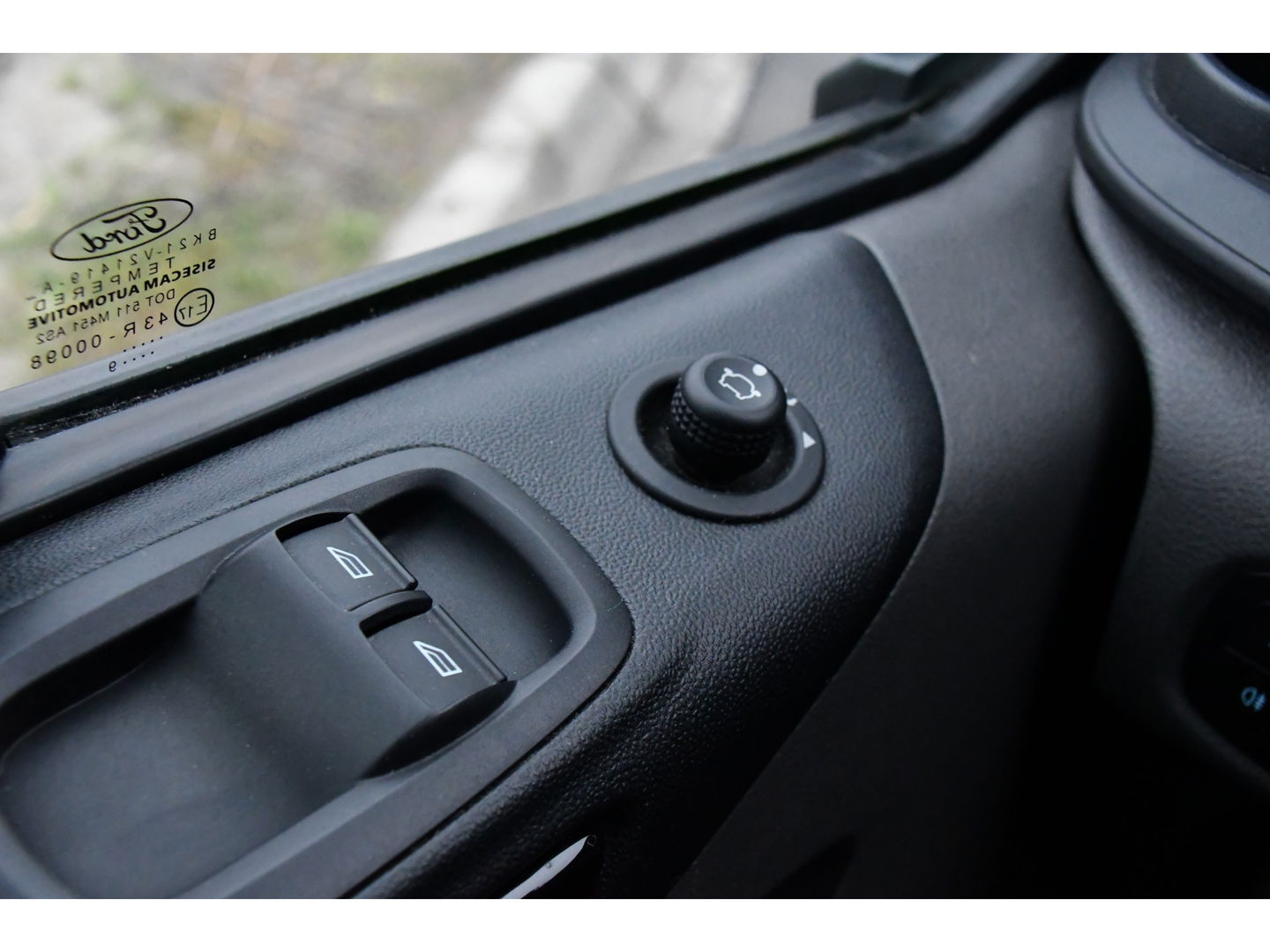 Ford Transit Custom 300 2.0 TDCI L2H1 DC Black Edition Camera, Adaptieve Cruise, 170Pk, Carplay, Automaat, Leder, Multimedia, Sensoren, 2 x Schuifdeur, UNIEK!