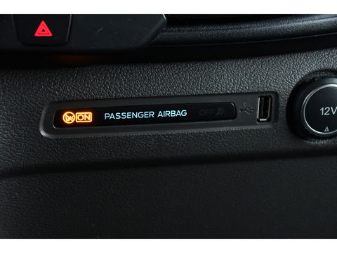 Ford Transit Custom 300 2.0 TDCI L2H1 DC Black Edition Camera, Adaptieve Cruise, 170Pk, Carplay, Automaat, Leder, Multimedia, Sensoren, 2 x Schuifdeur, UNIEK!