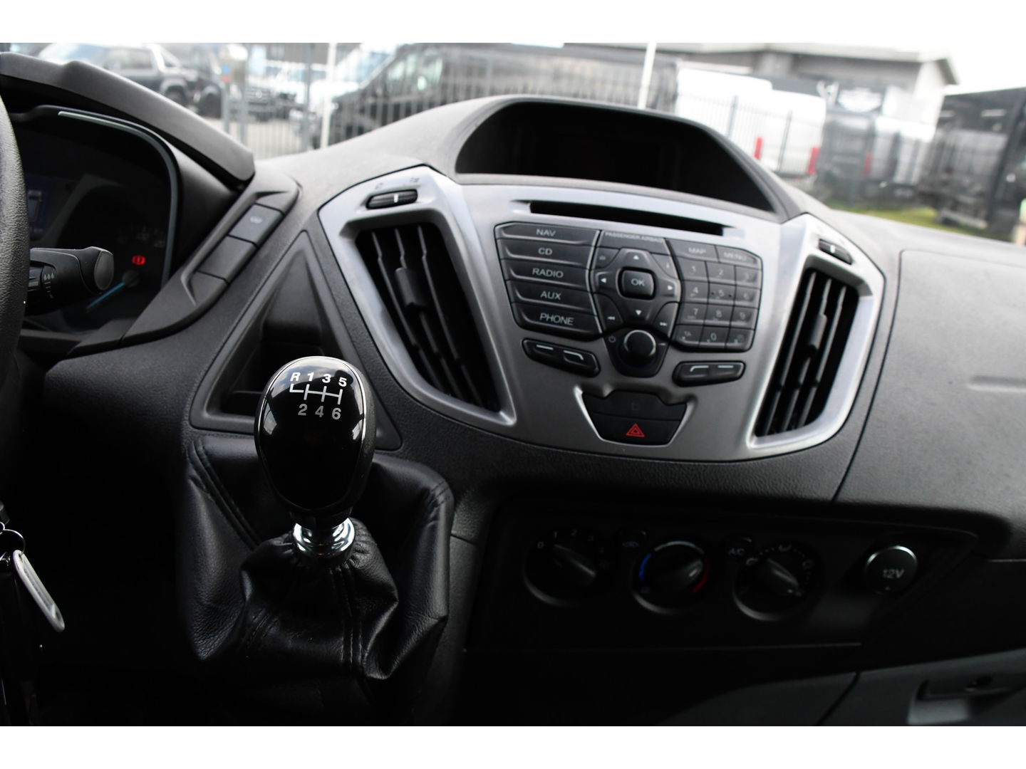 Ford Transit Custom 270 2.2 TDCI L1H1 PB Edition Camera, Cruise, Sensoren, Trekhaak, Multimedia, 125PK, Airco, Uniek!