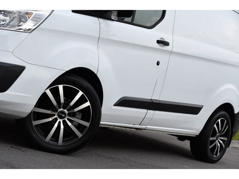 Ford Transit Custom 270 2.2 TDCI L1H1 PB Edition Camera, Cruise, Sensoren, Trekhaak, Multimedia, 125PK, Airco, Uniek!