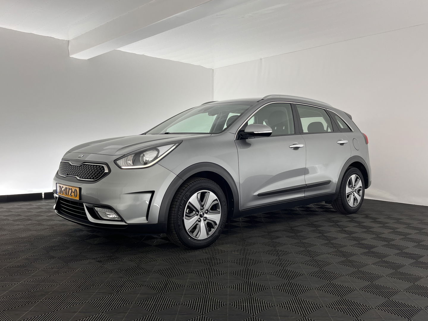 Kia Niro 1.6 GDi Hybrid ExecutiveLine *1/2LEATHER | NAVI-FULLMAP | KEYLESS | CAMERA | COMFORT-SEATS | 16''ALU | ECC | PDC*