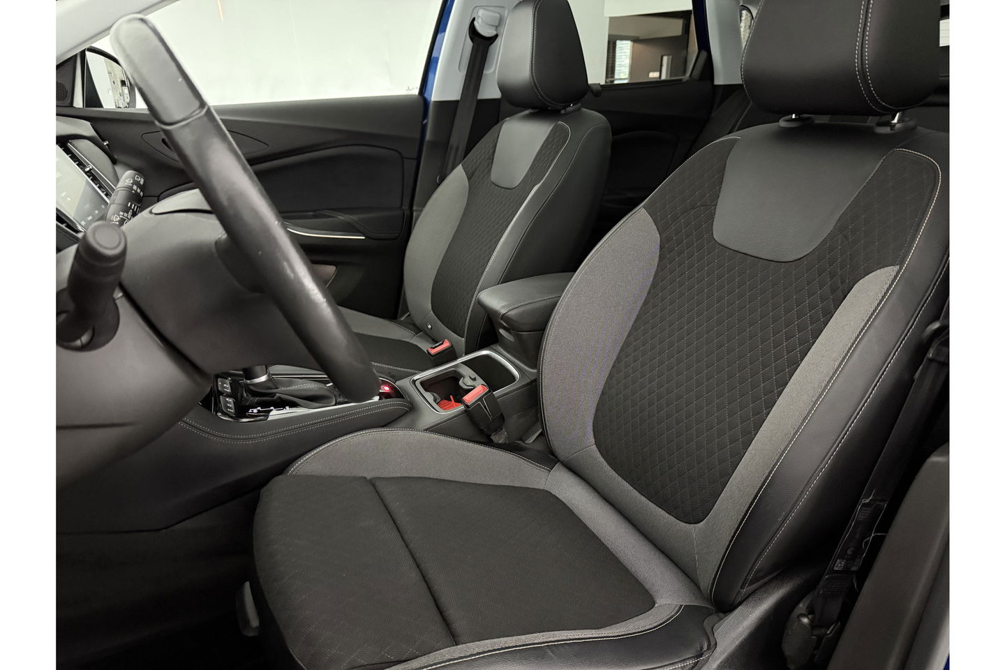 Opel Grandland X 1.2 Turbo Ultimate Pano LED Camera Carplay Trekhaak Navigatie Clima Cruise 18"LMV PDC