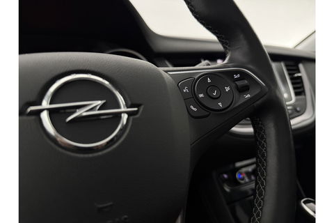 Opel Grandland X 1.2 Turbo Ultimate Pano LED Camera Carplay Trekhaak Navigatie Clima Cruise 18"LMV PDC