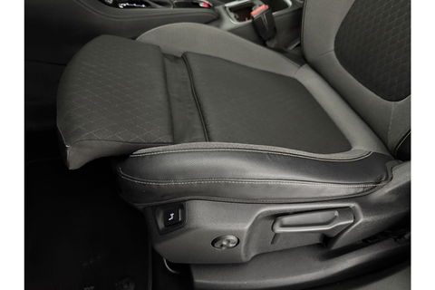 Opel Grandland X 1.2 Turbo Ultimate Pano LED Camera Carplay Trekhaak Navigatie Clima Cruise 18"LMV PDC