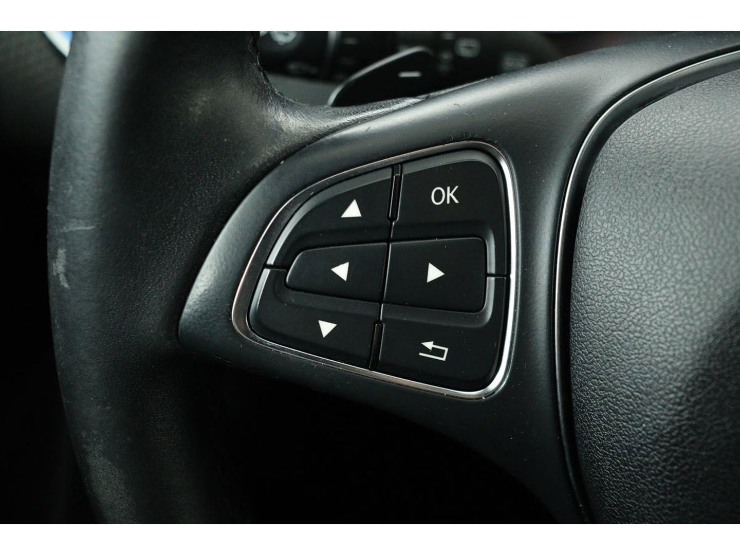 Mercedes-Benz A-Klasse 180d Lease Edition | Panoramadak | Carplay | Navigatie | Cruise control | Airco | Bluetooth | Sportstoelen | Half leder