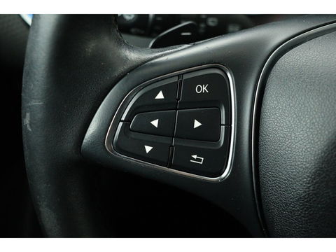 Mercedes-Benz A-Klasse 180d Lease Edition | Panoramadak | Carplay | Navigatie | Cruise control | Airco | Bluetooth | Sportstoelen | Half leder