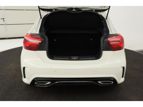 Mercedes-Benz A-Klasse 180d Lease Edition | Panoramadak | Carplay | Navigatie | Cruise control | Airco | Bluetooth | Sportstoelen | Half leder