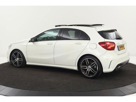 Mercedes-Benz A-Klasse 180d Lease Edition | Panoramadak | Carplay | Navigatie | Cruise control | Airco | Bluetooth | Sportstoelen | Half leder