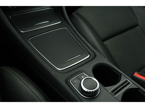 Mercedes-Benz A-Klasse 180d Lease Edition | Panoramadak | Carplay | Navigatie | Cruise control | Airco | Bluetooth | Sportstoelen | Half leder
