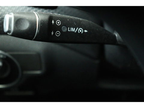 Mercedes-Benz A-Klasse 180d Lease Edition | Panoramadak | Carplay | Navigatie | Cruise control | Airco | Bluetooth | Sportstoelen | Half leder