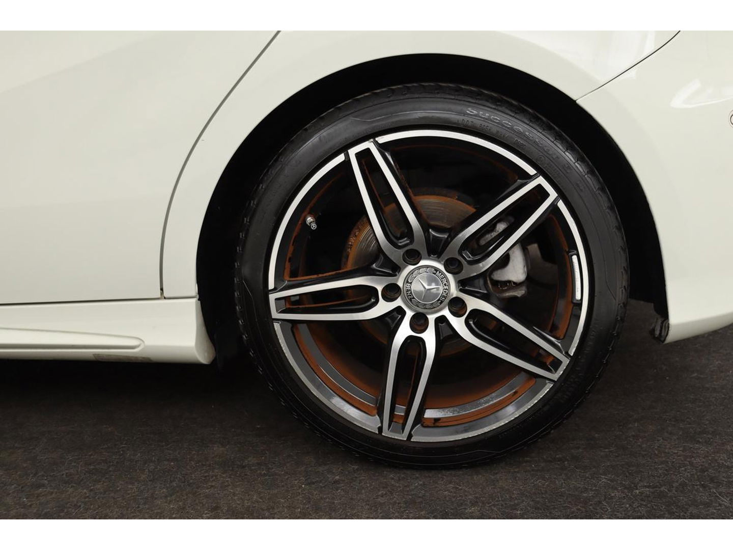 Mercedes-Benz A-Klasse 180d Lease Edition | Panoramadak | Carplay | Navigatie | Cruise control | Airco | Bluetooth | Sportstoelen | Half leder