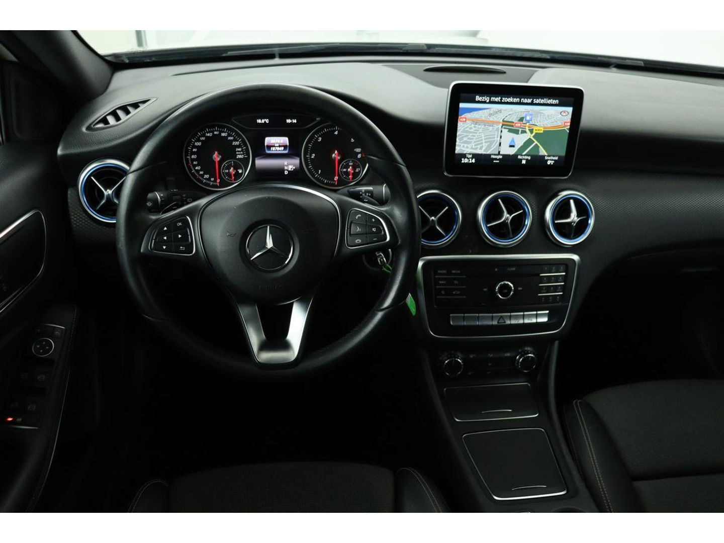 Mercedes-Benz A-Klasse 180d Lease Edition | Panoramadak | Carplay | Navigatie | Cruise control | Airco | Bluetooth | Sportstoelen | Half leder