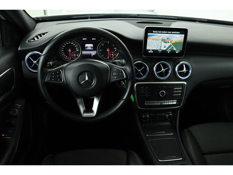 Mercedes-Benz A-Klasse 180d Lease Edition | Panoramadak | Carplay | Navigatie | Cruise control | Airco | Bluetooth | Sportstoelen | Half leder