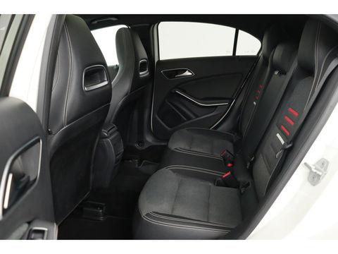 Mercedes-Benz A-Klasse 180d Lease Edition | Panoramadak | Carplay | Navigatie | Cruise control | Airco | Bluetooth | Sportstoelen | Half leder