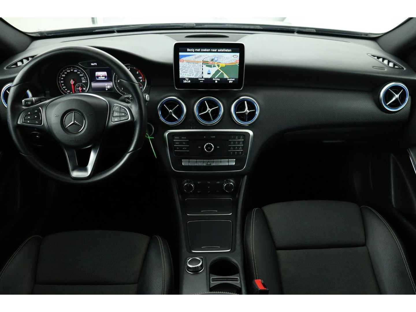 Mercedes-Benz A-Klasse 180d Lease Edition | Panoramadak | Carplay | Navigatie | Cruise control | Airco | Bluetooth | Sportstoelen | Half leder