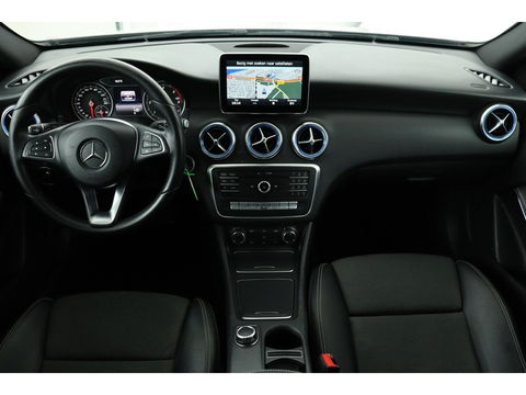 Mercedes-Benz A-Klasse 180d Lease Edition | Panoramadak | Carplay | Navigatie | Cruise control | Airco | Bluetooth | Sportstoelen | Half leder