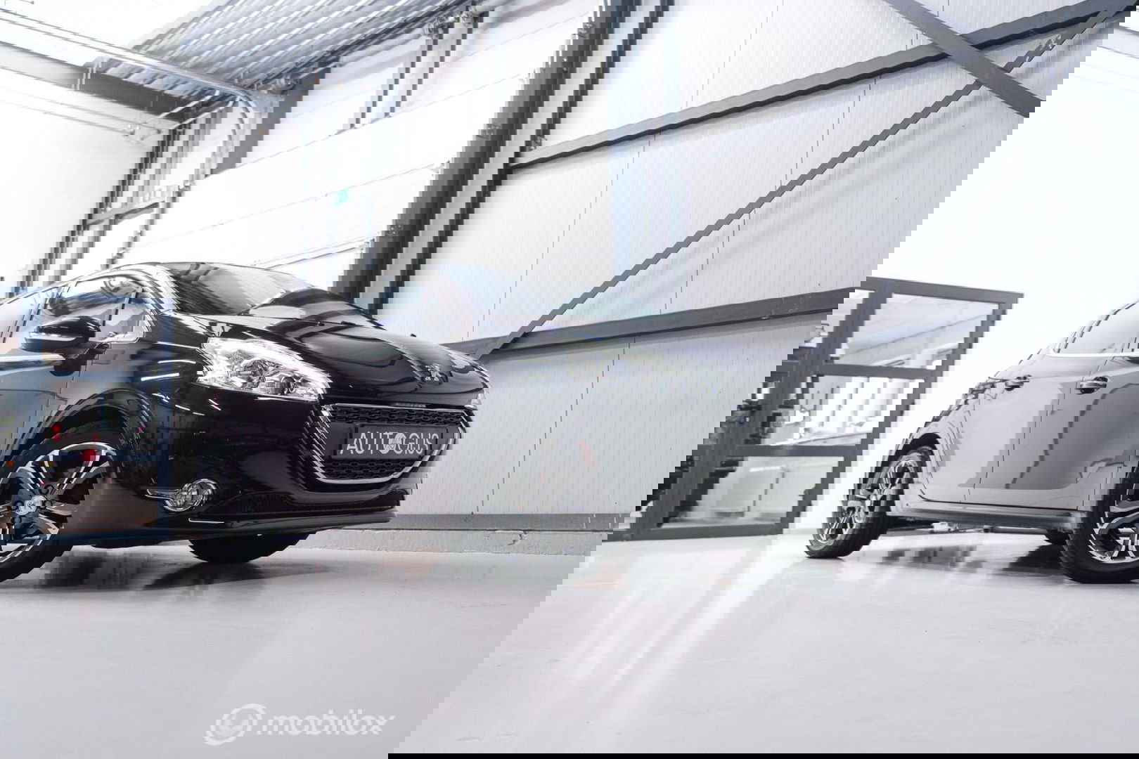 Peugeot 208 1.4 VTi Griffe | NAP NL auto | Lederen bekleding | PDC | Navigatie | Rijklaarprijs |