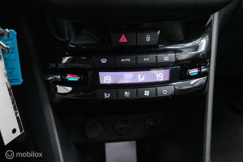 Peugeot 208 1.4 VTi Griffe | NAP NL auto | Lederen bekleding | PDC | Navigatie | Rijklaarprijs |