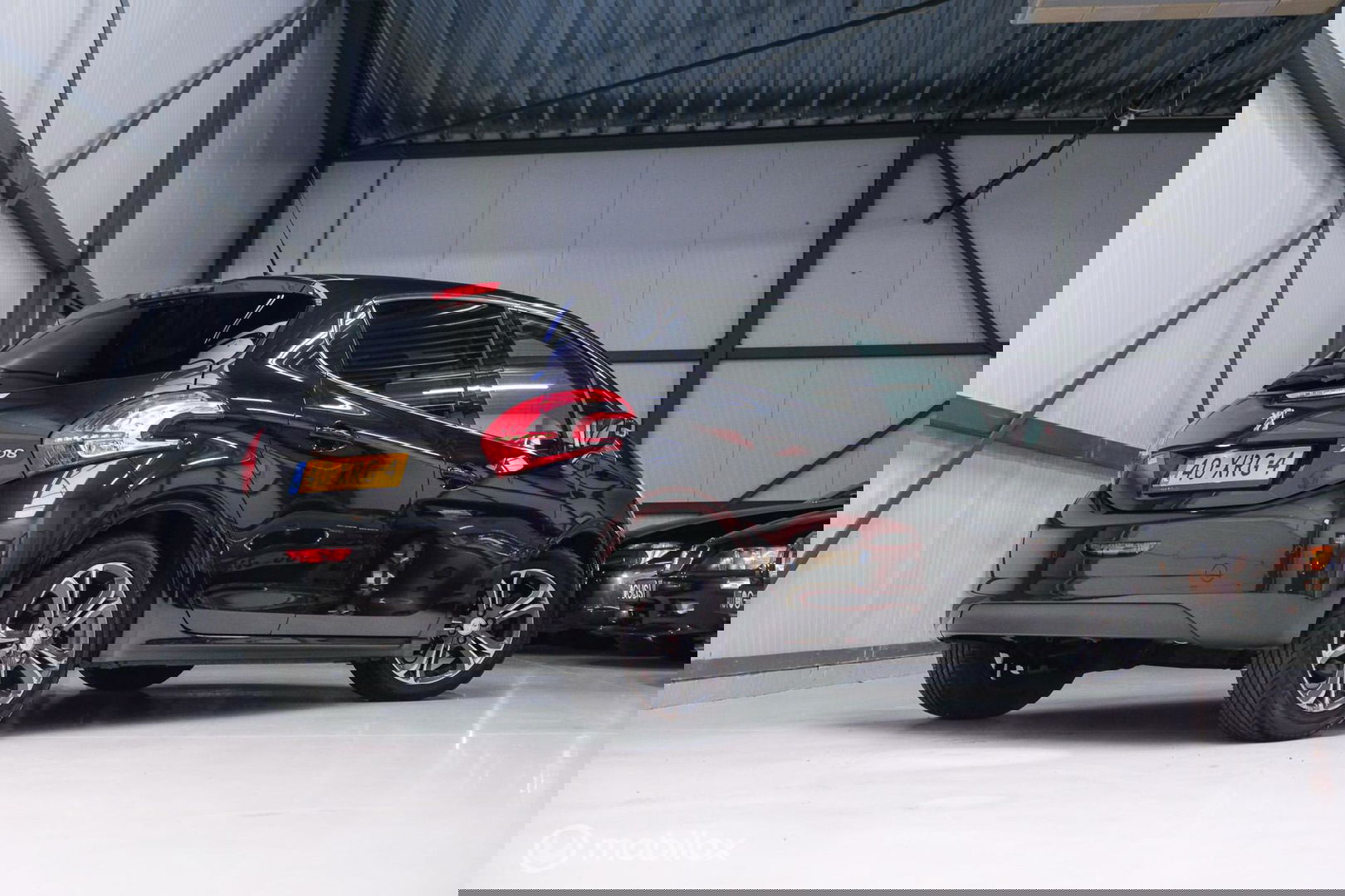 Peugeot 208 1.4 VTi Griffe | NAP NL auto | Lederen bekleding | PDC | Navigatie | Rijklaarprijs |