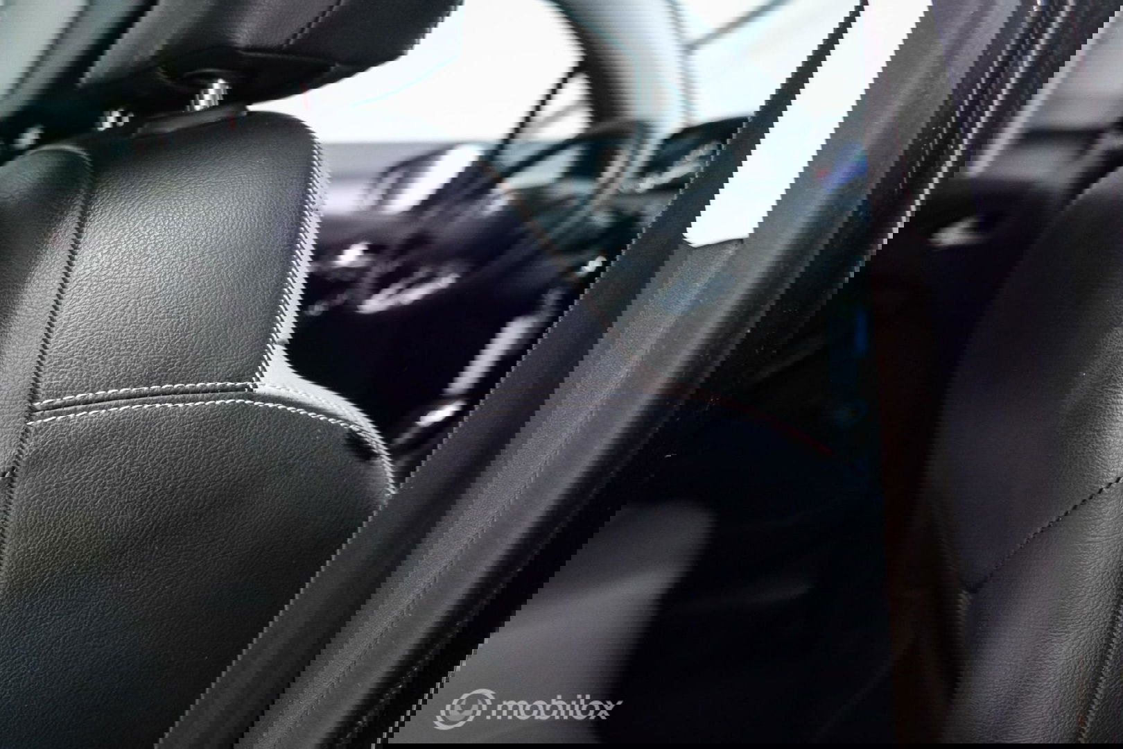 Peugeot 208 1.4 VTi Griffe | NAP NL auto | Lederen bekleding | PDC | Navigatie | Rijklaarprijs |