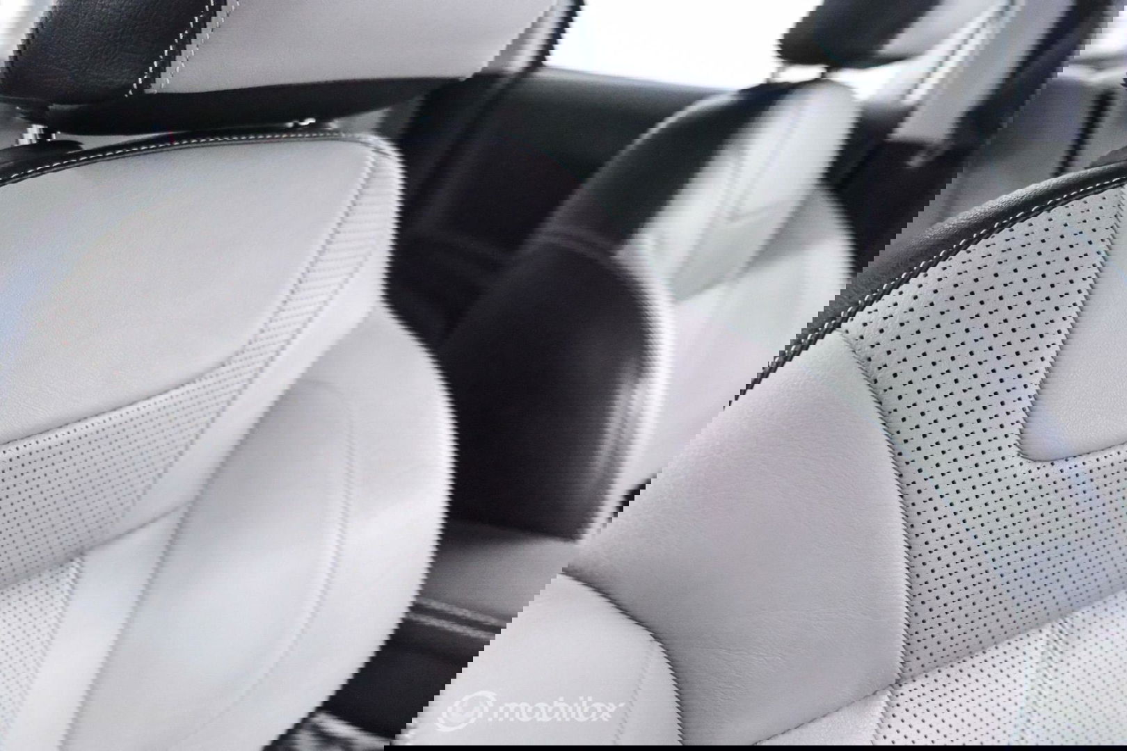 Peugeot 208 1.4 VTi Griffe | NAP NL auto | Lederen bekleding | PDC | Navigatie | Rijklaarprijs |