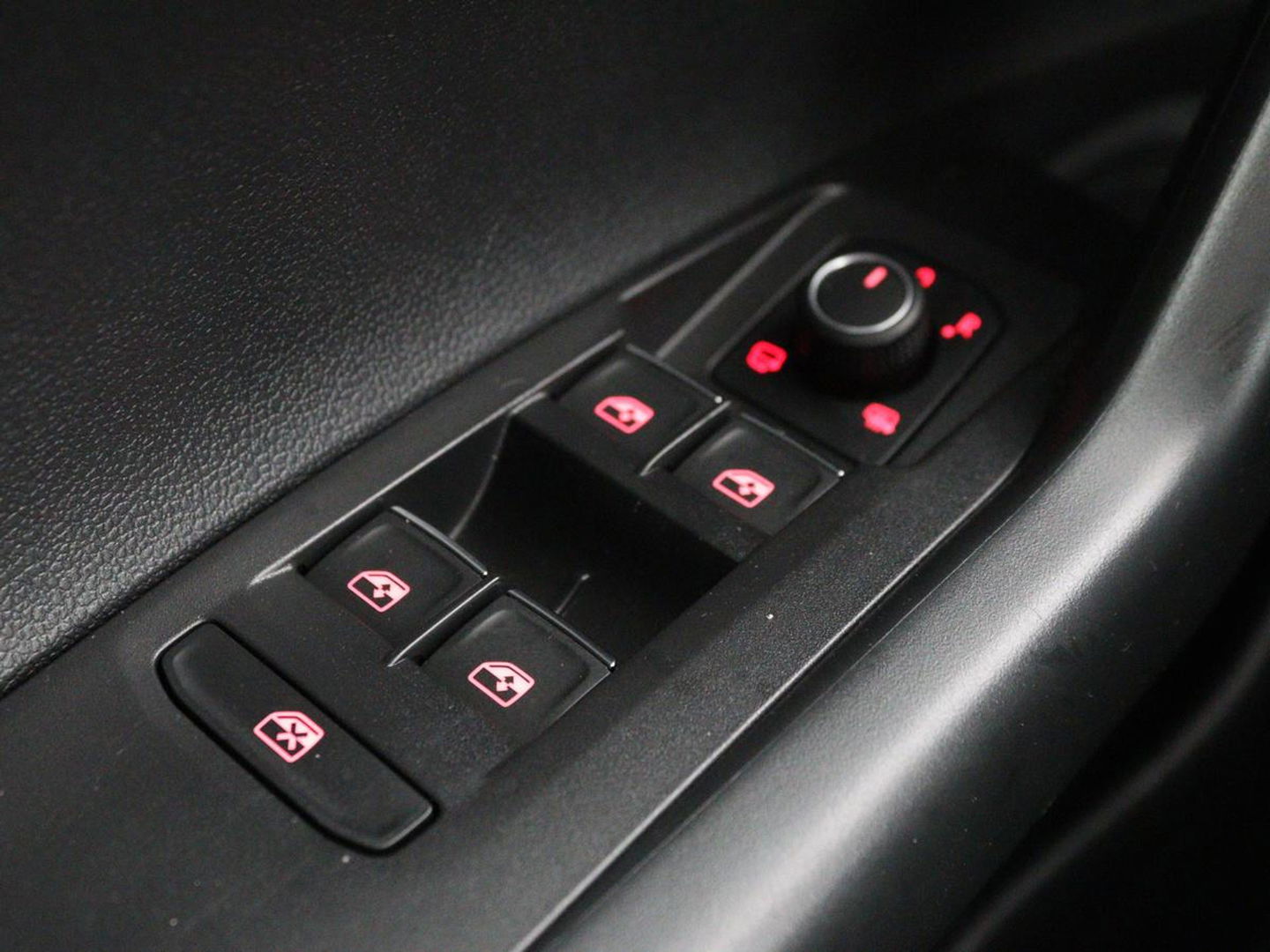 Volkswagen Polo 1.0 TSI R-Line | Stoelverwarming | Camera | Carplay | Climate control | Adaptive cruise | Full LED | Navigatie | Virtual Cockpit
