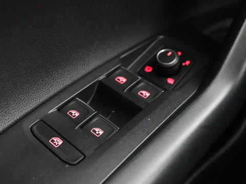 Volkswagen Polo 1.0 TSI R-Line | Stoelverwarming | Camera | Carplay | Climate control | Adaptive cruise | Full LED | Navigatie | Virtual Cockpit