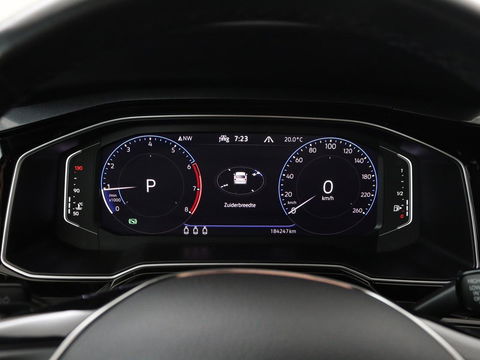 Volkswagen Polo 1.0 TSI R-Line | Stoelverwarming | Camera | Carplay | Climate control | Adaptive cruise | Full LED | Navigatie | Virtual Cockpit