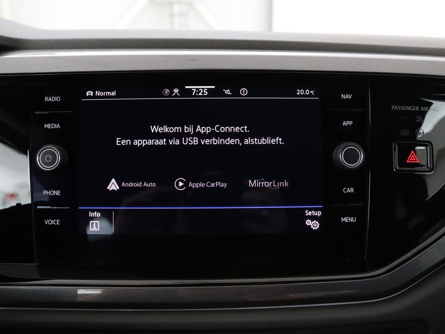 Volkswagen Polo 1.0 TSI R-Line | Stoelverwarming | Camera | Carplay | Climate control | Adaptive cruise | Full LED | Navigatie | Virtual Cockpit