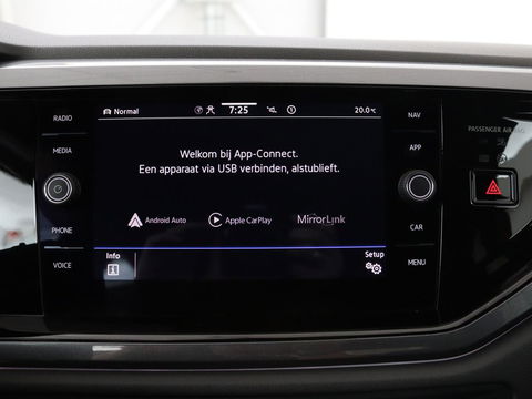 Volkswagen Polo 1.0 TSI R-Line | Stoelverwarming | Camera | Carplay | Climate control | Adaptive cruise | Full LED | Navigatie | Virtual Cockpit